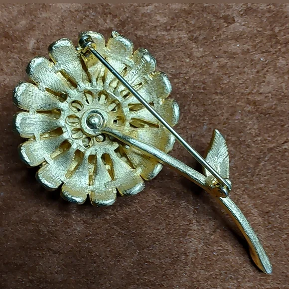 Vintage Coro craft Gold Tone Flower Brooch Mid Century Retro Fairy Cottage - Picture 3 of 6